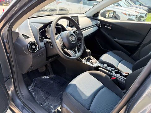 Used 2018 Toyota Yaris iA FWD image 2