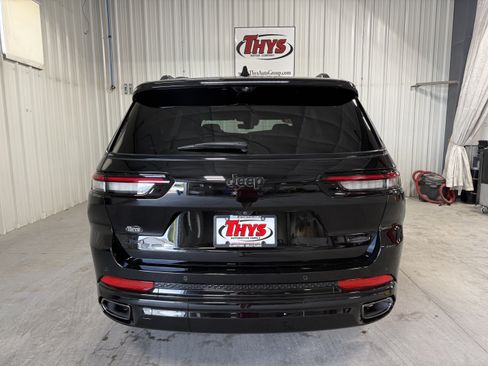 Used 2025 Jeep Grand Cherokee L Summit w/ Advanced Protech Group IV AWD/4WD image 4