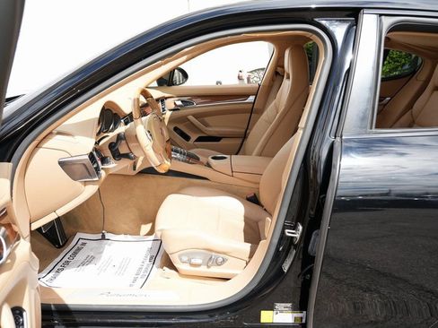 Used 2013 Porsche Panamera image 18