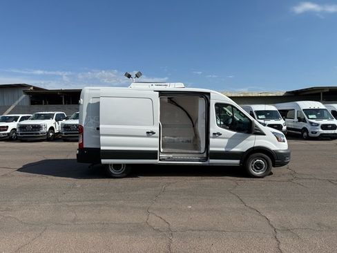 New 2025 Ford Transit 250 148 Medium Roof RWD image 3