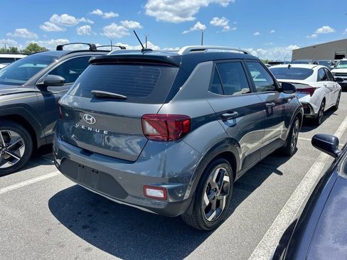 Certified 2023 Hyundai Venue Limited FWD image 7