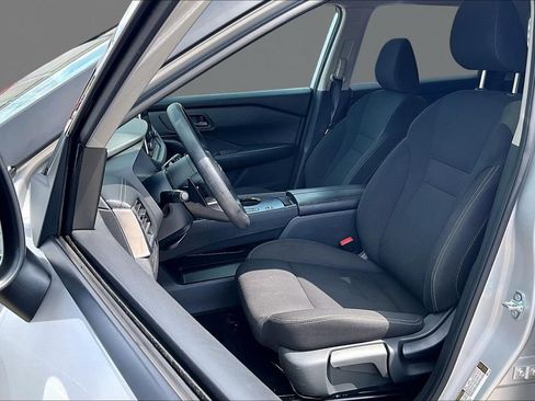 Used 2024 Nissan Rogue S FWD image 19