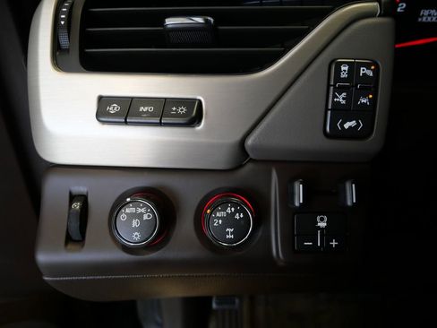 Used 2016 GMC Yukon Denali w/ Open Road Package AWD/4WD image 14