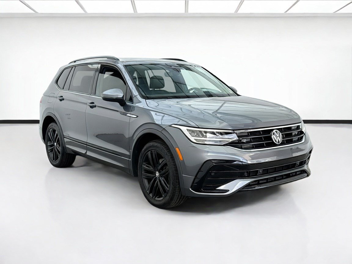 Used 2022 Volkswagen Tiguan SE R-Line FWD image 3