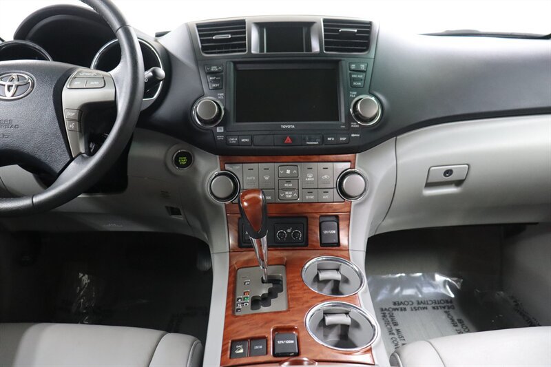 Used 2010 Toyota Highlander Limited AWD/4WD image 8