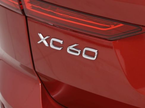 Used 2022 Volvo XC60 B5 Momentum image 49