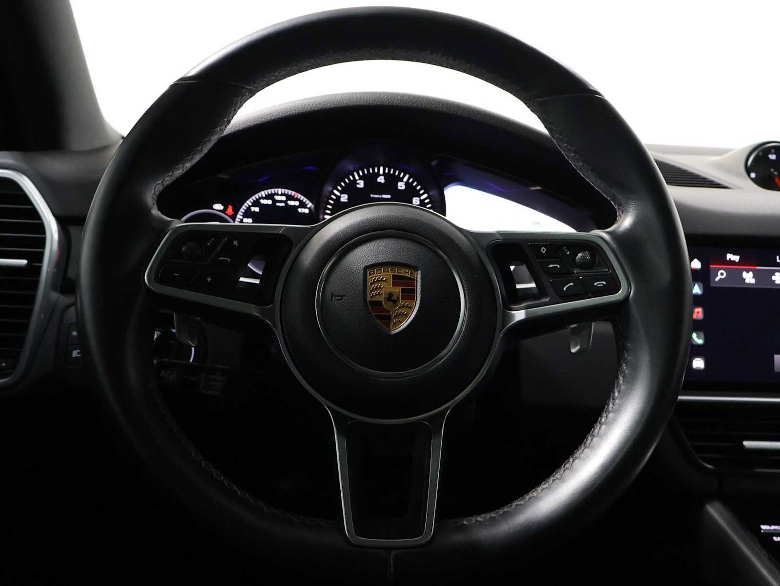 Used 2022 Porsche Cayenne AWD/4WD image 25