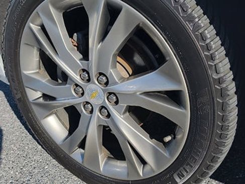 Used 2019 Chevrolet Blazer Premier w/ Sun and Wheels Package AWD/4WD image 9