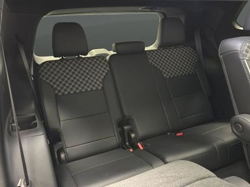 Used 2024 GMC Acadia Denali AWD/4WD image 25