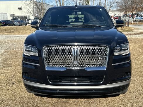 Used 2023 Lincoln Navigator L Reserve image 2