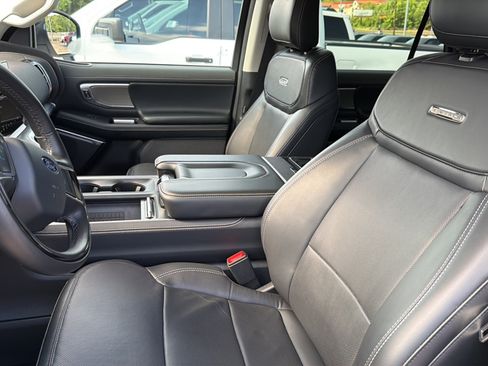 Used 2025 Ford Expedition Platinum w/ Driver's Package AWD/4WD image 20