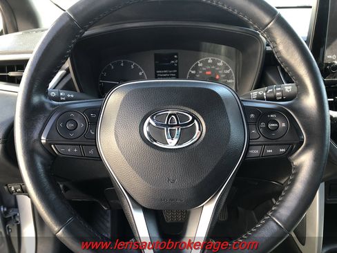 Used 2023 Toyota Corolla Cross AWD Hybrid image 14