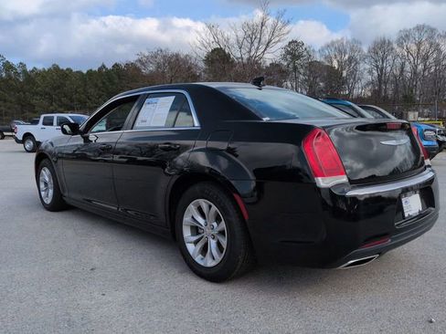 Used 2022 Chrysler 300 Touring image 6