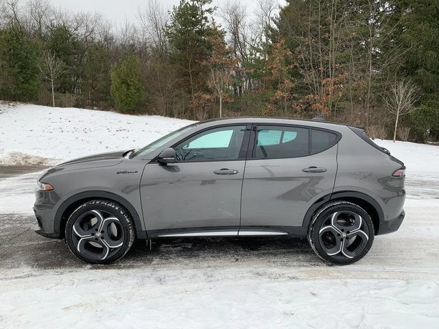New 2026 Alfa Romeo Tonale w/ Active Assist Package AWD/4WD image 2