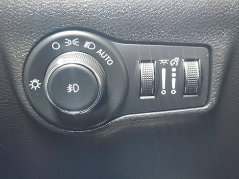 Used 2024 Jeep Compass Latitude AWD/4WD image 22