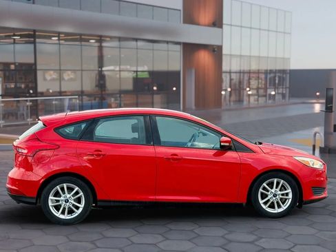Used 2015 Ford Focus SE image 11