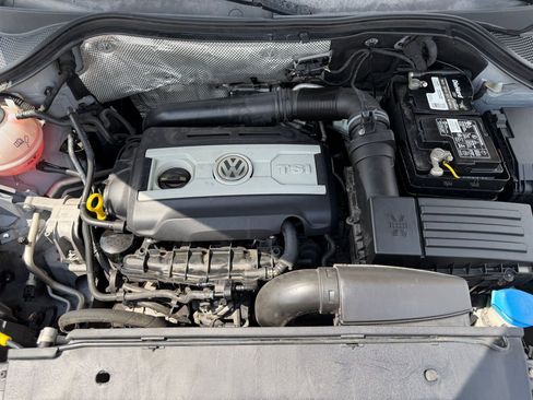 Used 2014 Volkswagen Tiguan SE image 35