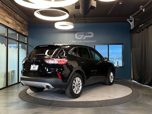 Used 2020 Ford Escape SE AWD/4WD image 3