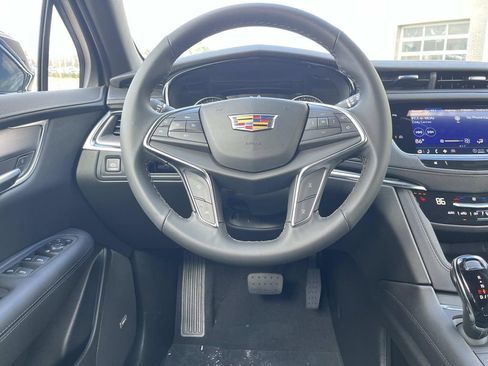 New 2026 Cadillac XT5 Luxury image 14