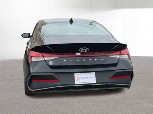 New 2026 Hyundai Elantra Sport FWD image 8