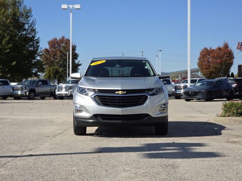 Used 2020 Chevrolet Equinox LT image 2