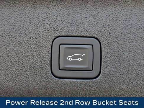 Used 2025 GMC Yukon XL Denali AWD/4WD image 24