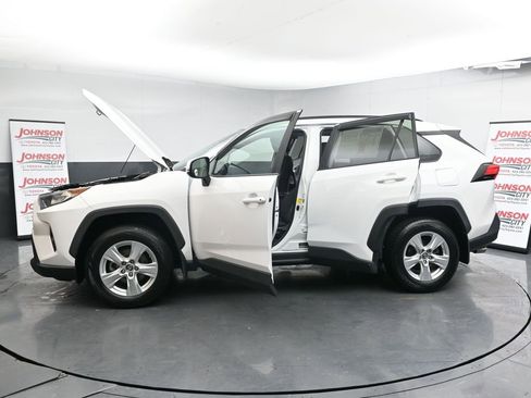 Used 2019 Toyota RAV4 XLE w/ Carpet Mat Package image 42