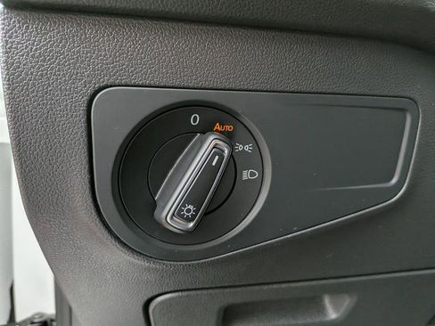 Certified 2024 Volkswagen Tiguan SE R-Line image 30