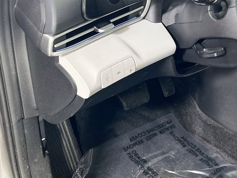 Used 2023 Hyundai Elantra Limited image 10