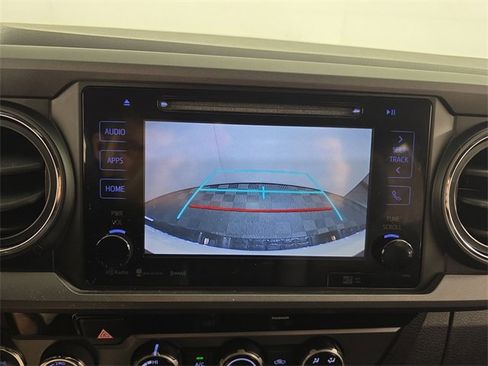 Used 2017 Toyota Tacoma TRD Sport image 15