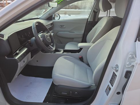 Certified 2025 Hyundai Kona SEL image 12