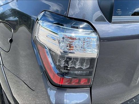 Used 2021 Toyota 4Runner TRD Off-Road Premium w/ Moonroof Package AWD/4WD image 21