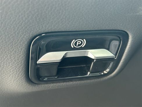 Used 2024 Mercedes-Benz E 350 4MATIC Sedan image 29