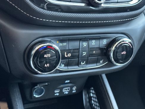 Used 2023 Chevrolet TrailBlazer ACTIV w/ Sun and Liftgate Package FWD image 28