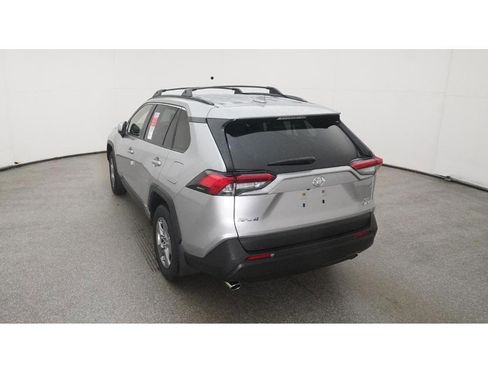 Used 2025 Toyota RAV4 XLE image 7