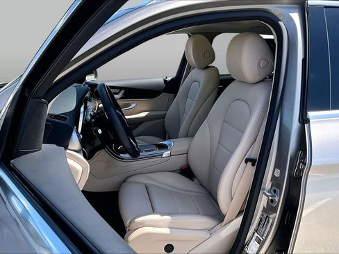 Used 2022 Mercedes-Benz GLC 300 image 8