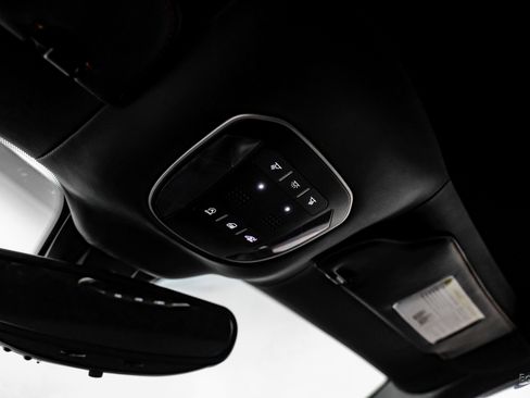 Used 2018 Ferrari 812 Superfast image 44