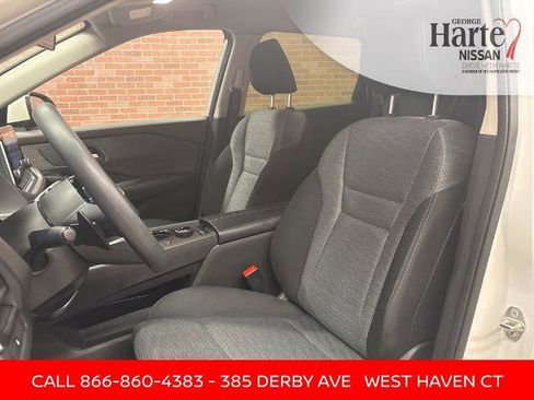 Certified 2023 Nissan Rogue SV image 8