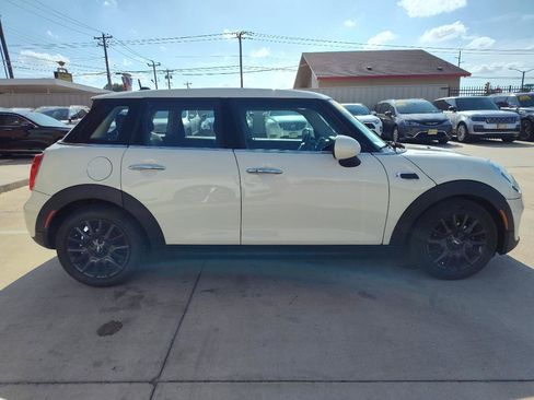 Used 2019 MINI Cooper 4-Door Hardtop FWD image 3