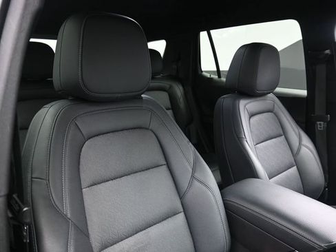 Used 2025 Chevrolet Equinox LT w/ Convenience Package II image 28