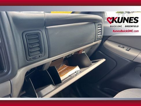 Used 2002 Chevrolet Tahoe LS w/ Trailer Pkg AWD/4WD image 28