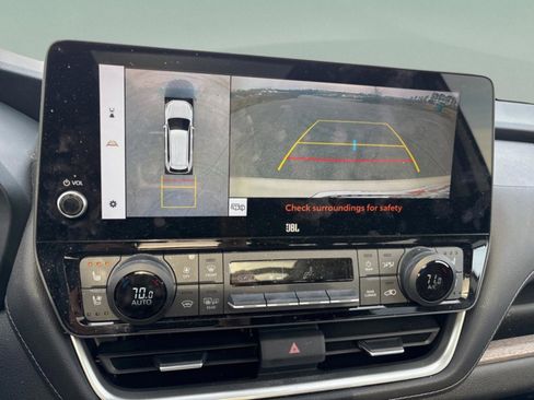 Used 2024 Toyota Grand Highlander Limited image 17