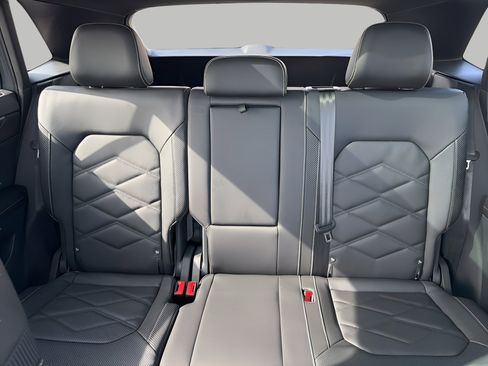 New 2026 Volkswagen Atlas Cross Sport SE AWD/4WD image 23