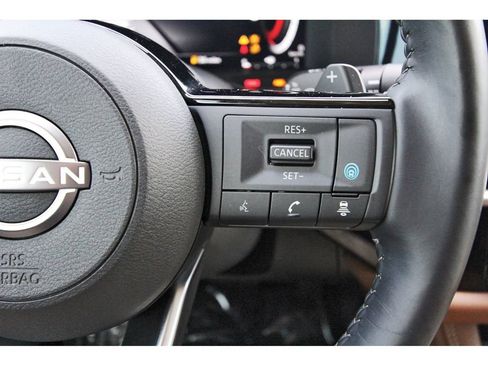 Used 2024 Nissan Pathfinder Platinum FWD image 24