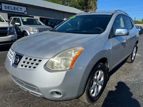Used 2010 Nissan Rogue SL w/ Moonroof Pkg image 2