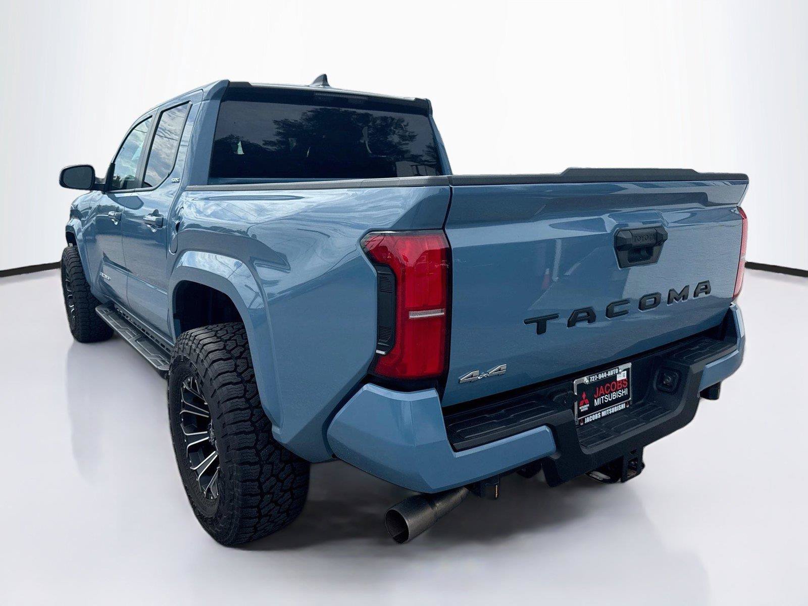 Used 2026 Toyota Tacoma SR5 AWD/4WD image 3