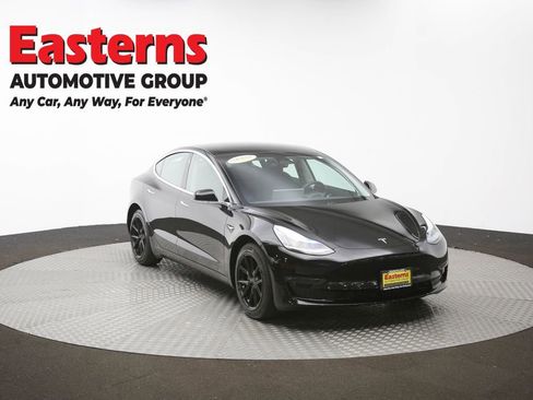 Used 2019 Tesla Model 3 Standard Range image 46