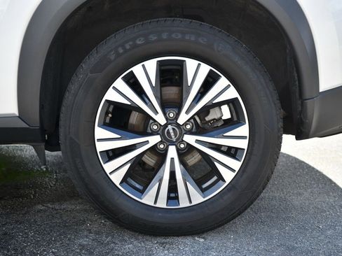 Used 2023 Nissan Rogue SV image 12