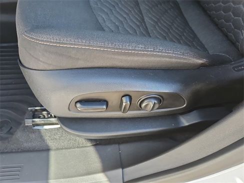 Used 2019 Chevrolet Equinox LT image 15