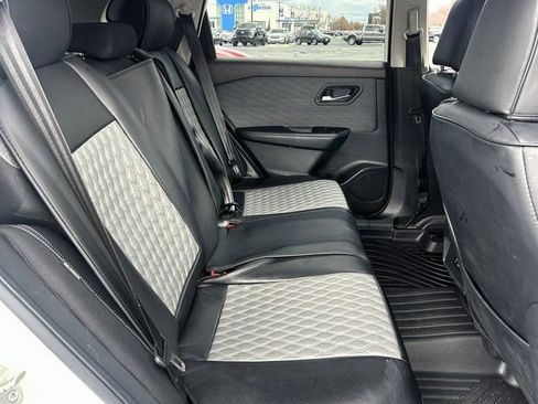 Used 2021 Nissan Rogue SV image 32